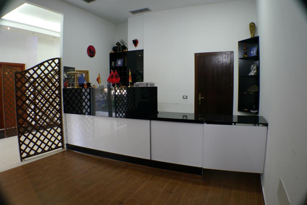 Espana Aparthotel Shkallnur Ngoại thất bức ảnh